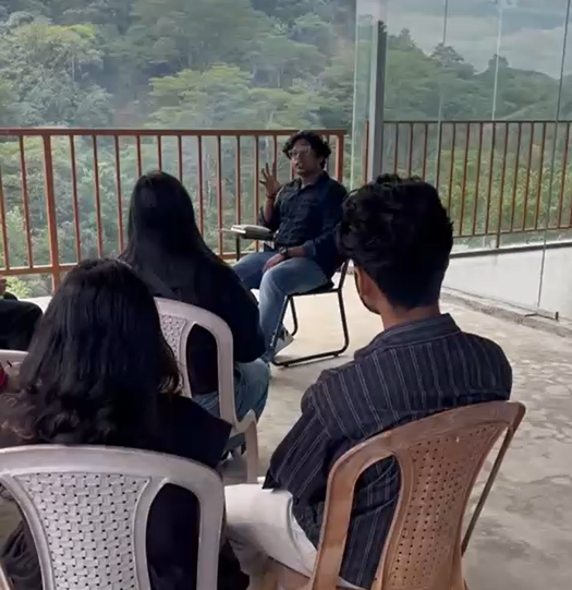Ar. Sandeep Suresh conducting a live sketching session at AUDACIA 2026